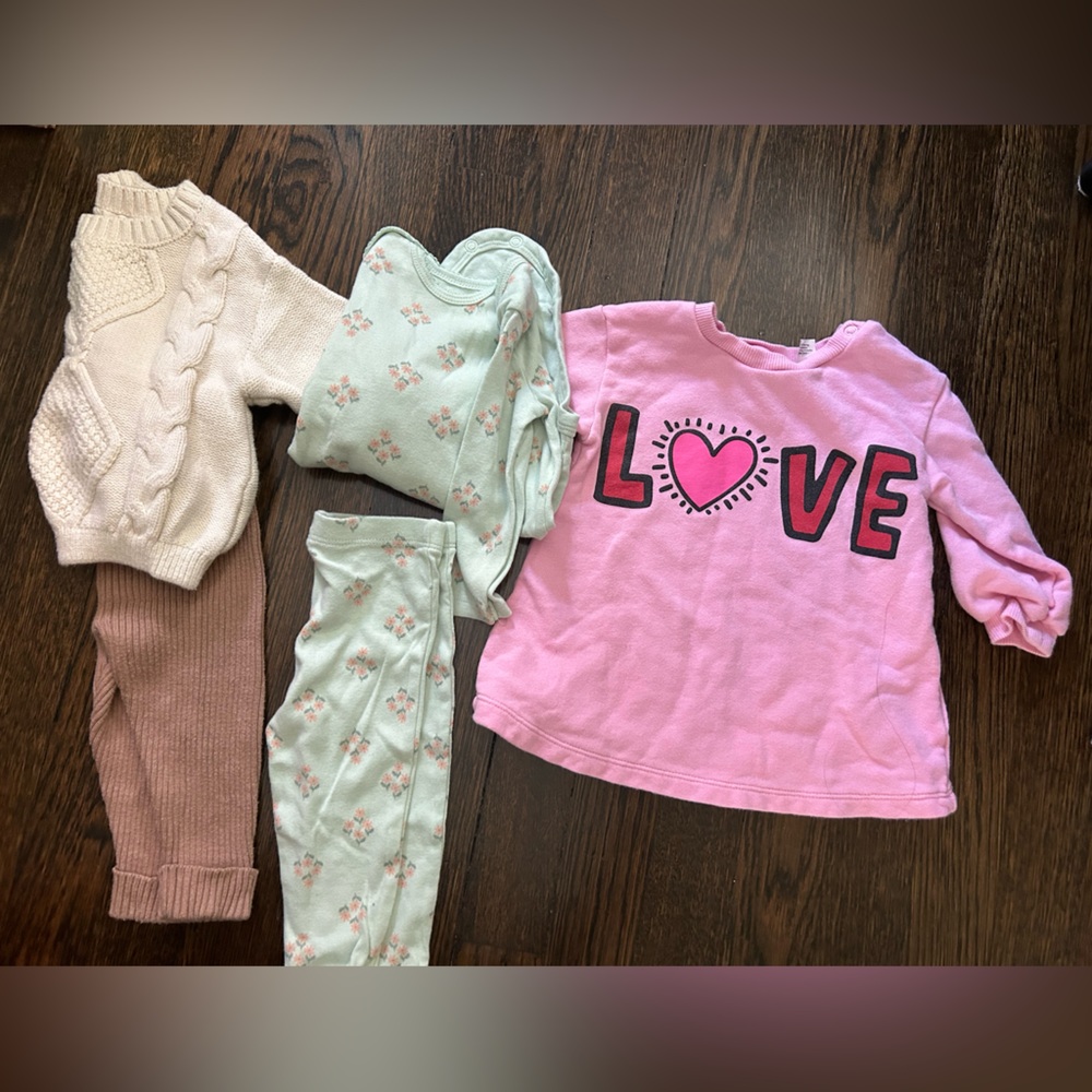 Bundle of 3-6 month baby girl outfits